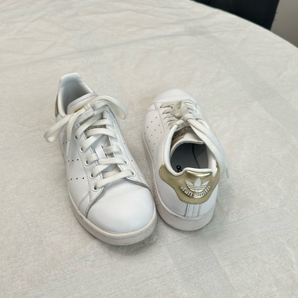 Adidas Stan Smith size 6!